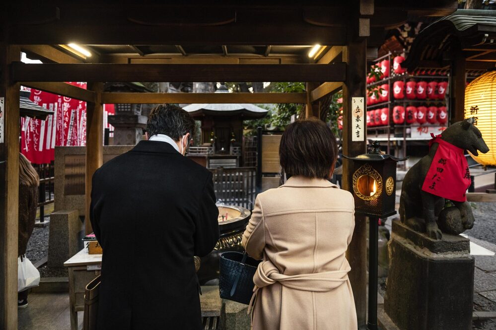 Modern izakaya and traditional izakaya serving Japanese cuisine